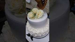 Anniversary cake #anniversary #viralvideo #shots #cake #cakedecorating