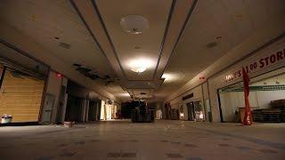 Abandoned Mall with Power -Inside Encounter with Person at 1am