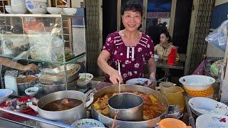 Quán bún riêu cua đồng danh tiếng hơn 50 năm ở Sài Gòn, nấu nước lèo bằng xương ống và tôm khô