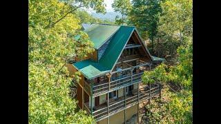 Log home in gated, golf course mountain community at 223 Tolliver Trail, Townsend, TN