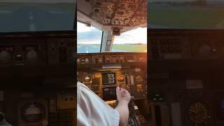 Работа пилота #pilot #пилот #авиация #aviation #самолет #airbus #boeing #sky #небо #pilotlife