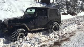 Jeep stuck in snow cause I'm an idiot lol