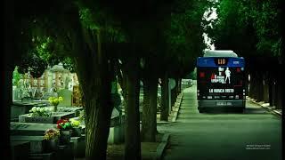 110 EMT Autobús en el Cementerio la Almudena Necrópolis del Este de Madrid