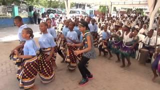 Zuriel Dances in Tanzania with Olympio School Students