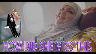 Foodie Beauty flashes the audience during her lame hotel review