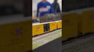 n scale train I #ilovetrainsyesido  #railroad  #nscale  #modelrail  #automobile