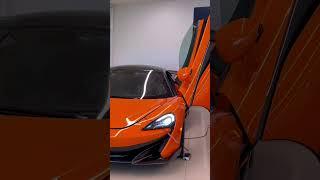 McLaren 570s does some revs