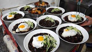 Full of delicious meat!! Korean 2 dollar Jjajangmyeon. / Korean street food