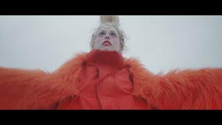 Petite Meller - Aeroplane (Official Music Video)