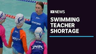 COVID-19 lockdowns sees nationwide shortage of swimming teachers | ABC News