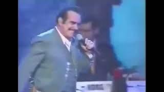 Vicente Fernandez Saluda Un Fan Y Toma Tequila En Vivo - Cancion Tu Recuerdo Y Yo