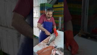 Expert Cuts a Whole Salmon in Seconds – Pure Skill!