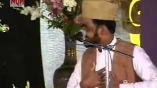 Mehfil-e-Zikr-e-Mustafa(S.A.W) Rafiq Shaikh Fareedi Performing Naqaabat on Stage.flv