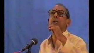 Nedunuri Krishnamurthy sings Aaragimpave in Thodi