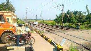 Public Can not Wait Honking Loudly Pressurized Gateman To Open Rail Gate | Train Speedy Crossed