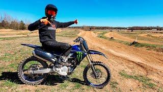 Riding Yamaha YZ250F - Monster Energy Edition