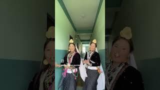 yespali ko Sakhela  ramro lago  boini horuko  sakhela