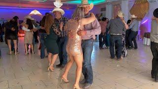 Que Perron se Baila en Ojinaga Chihuahua Con los Alegres del Arroyo