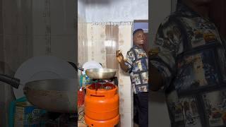 Me vs mom when cooking with Oil