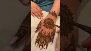 Unique gol tikki mehndi design #mehndi #shortvideo #song #trending #instagram #simplemehndidesign