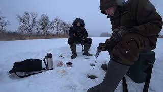 Последний день зимы. Безмотылка на озере