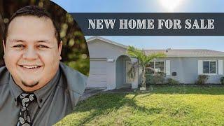 Cozy Lake front home for sale in Lakeland Florida