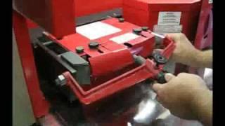 020 SH5000 - Blademaster skate sharpening machine - how to sharpen skates - skate holder
