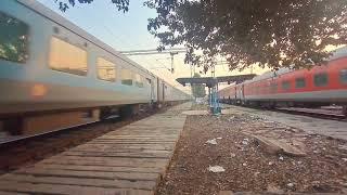 Bow to the king !!! Delhi bound Bhopal Shatabdi Express overtake Gorakhpur Kushinagar Express Bina