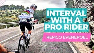 WORLD CHAMPION vs AMATEUR CYCLIST : Interval on the wheel of Remco Evenepoel 