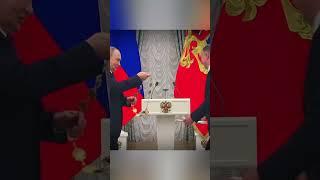 Путин вручил Лаврову высшую награду России - орден Святого апостола Андрея Первозванного