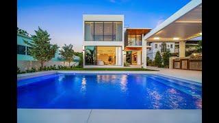 Inside a 20M house with Miami, FL best views