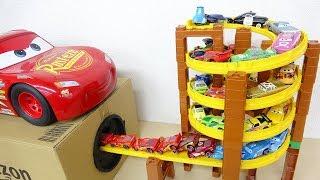 Pixar Disney Cars Spiral Tower Lane Drive into Takilong's Hole Lightning Mcqueen Toy