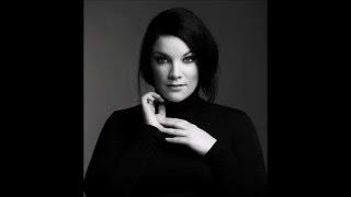 Hanna Pakarinen - Herrojen Kanssa Pellon Laidassa
