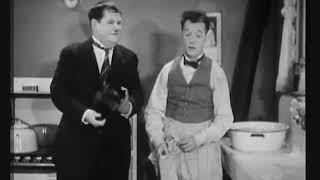 Laurel & Hardy: Helpmates (1932)