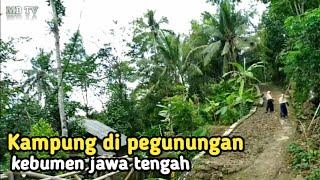 Suasana kampung di pegunungan. pedesaan kebumen jawa tengah indonesia