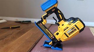 Dewalt  20 V brushless 18 gauge  floor stapler / nail gun