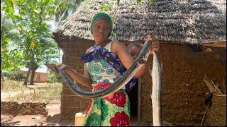 Our Youngest African Village Mom #cooking The Most Delicious Snake Fish For Dinner