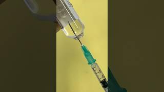Breaking Glass Ampules #goodtoknow #medicine #safetyfirst #staysafe #vet #medicine #funfacts #asmr