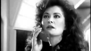 Diana (Jane Badler) Calls Baby Jane (Bette Davis) and gets a crossed line!