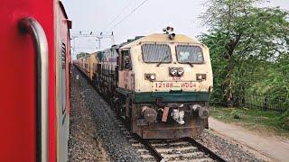 Jaisalmer Sabarmati Express crossing Kathgodam Jaisalmer Ranikhet Express at Harlaya !!