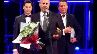 Как Кевину Костнеру в Алматы чуть не вывернули руку 2011