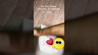 Unboxing a blindbag