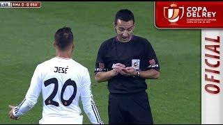 Jesé cae dentro del área y ve la tarjeta amarilla