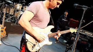 Dweezil Zappa testing VegatremVT1!