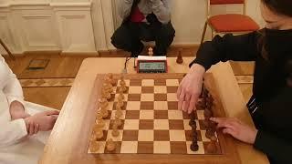 Play the game Two Master Women !!