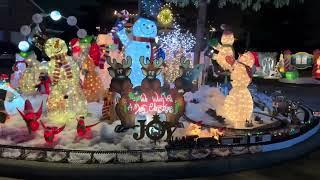 Wenoah Pl - Christmas Lights in The Woodlands Area