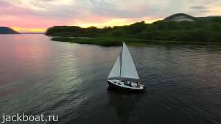 Парусная ретро-яхта швертбот Lugger Cab