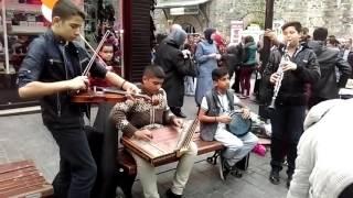 Bursa sokak çalgıcıları