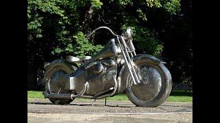 Take an "ordinary road", in search of Harley Davidson and a friend of Thomas the Tank Engine