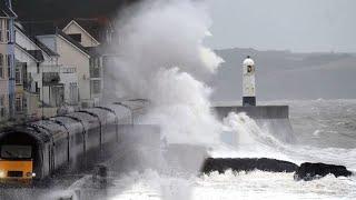 RECORD waves wash away Italy! Tuscany coast damaged